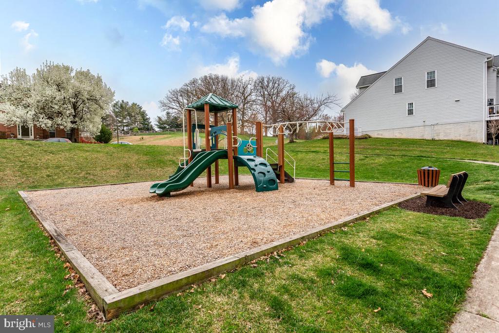 802 KITTERY DRIVE