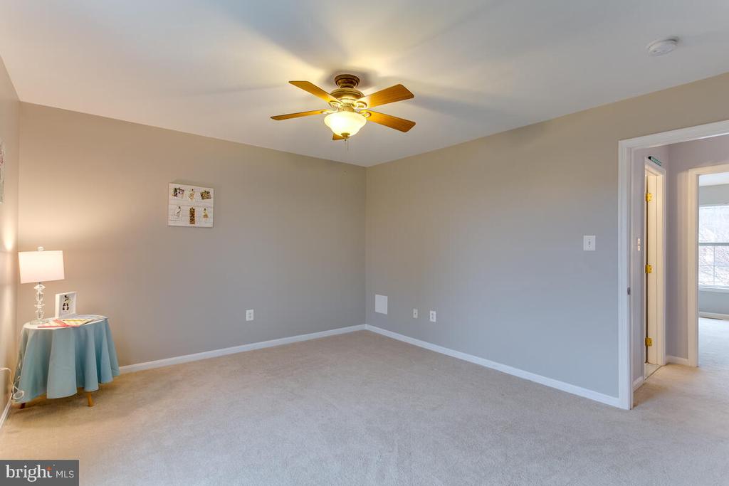 802 KITTERY DRIVE