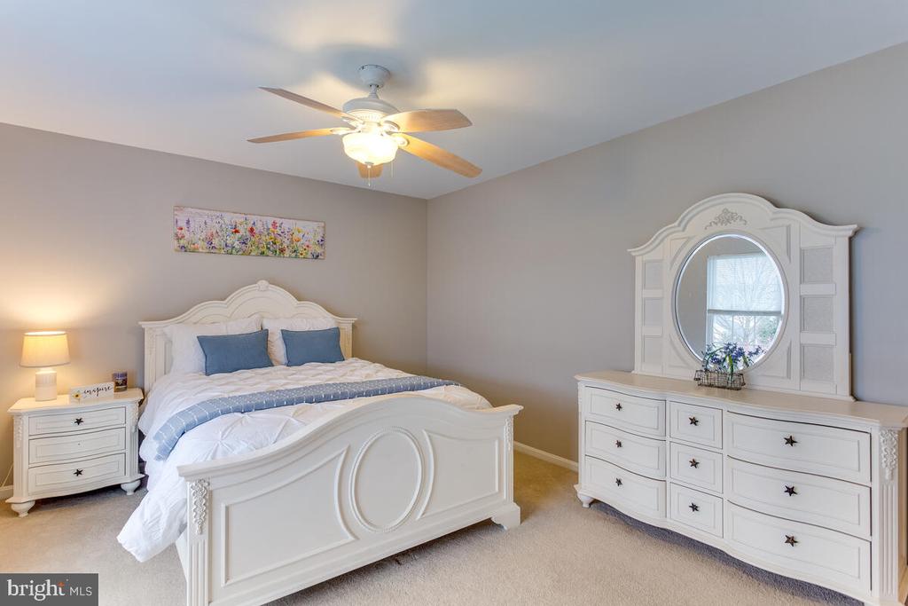 802 KITTERY DRIVE
