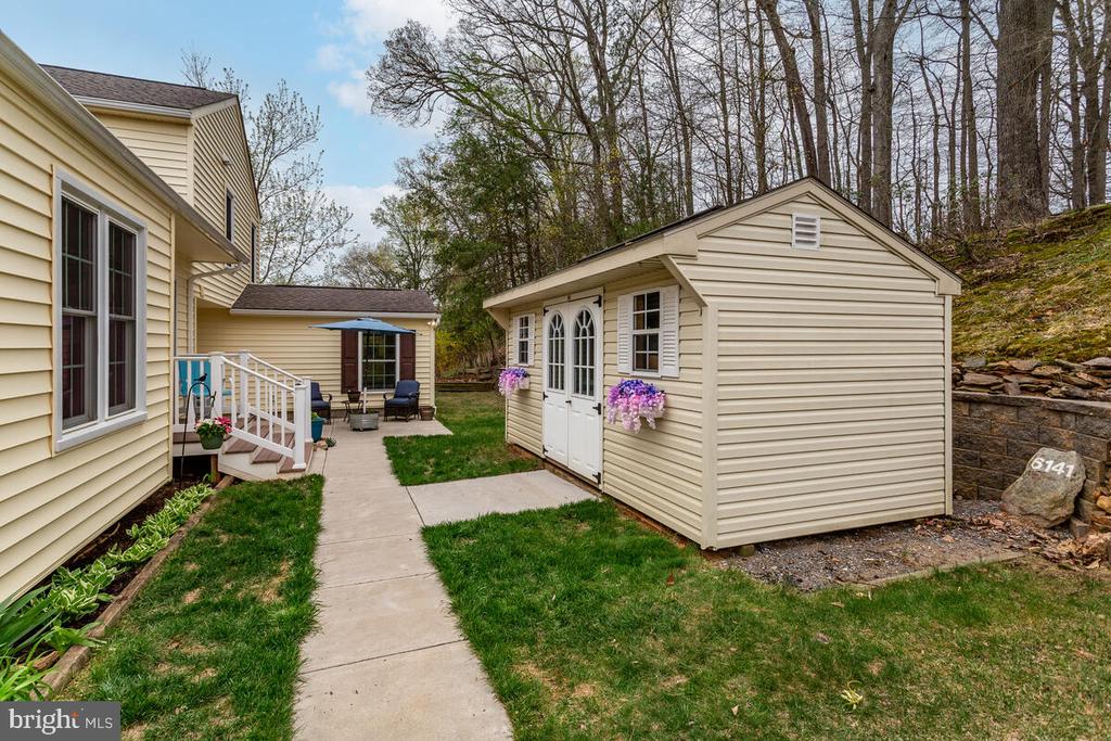 6141 SNOWDENS RUN ROAD
