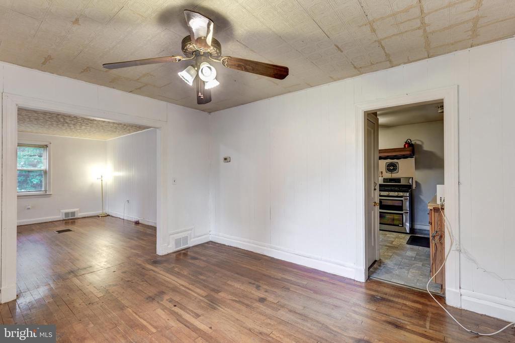 6109 OAKLAND MILLS ROAD