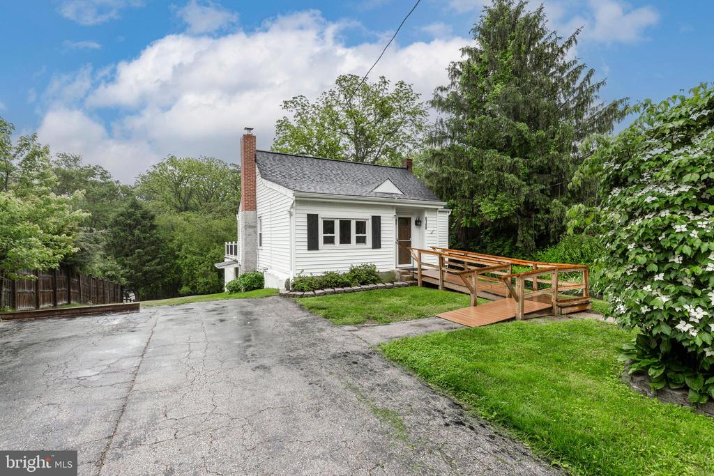 6109 OAKLAND MILLS ROAD