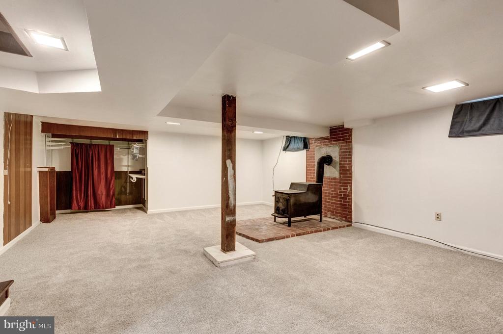 6109 OAKLAND MILLS ROAD