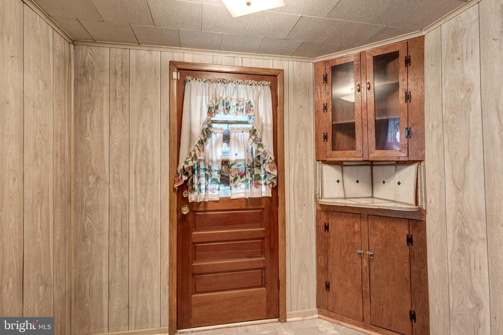 6109 OAKLAND MILLS ROAD