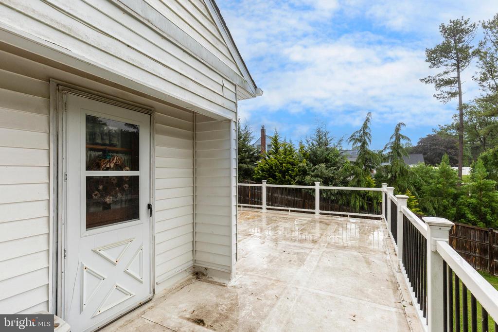 6109 OAKLAND MILLS ROAD