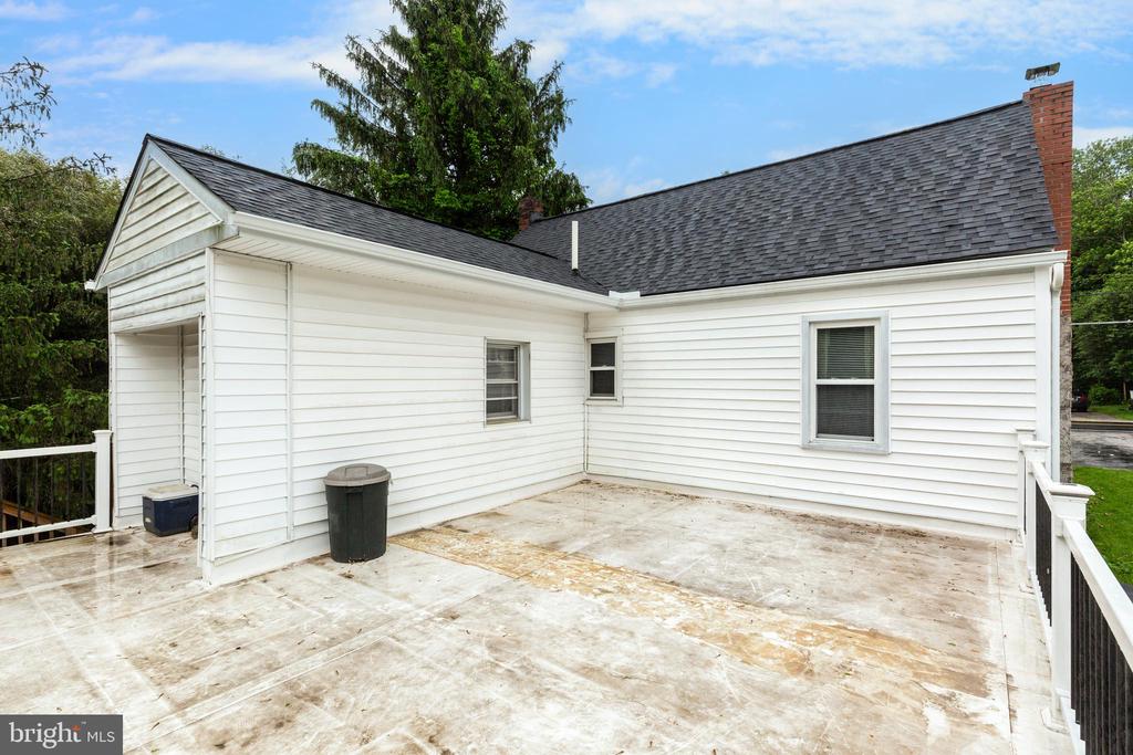 6109 OAKLAND MILLS ROAD