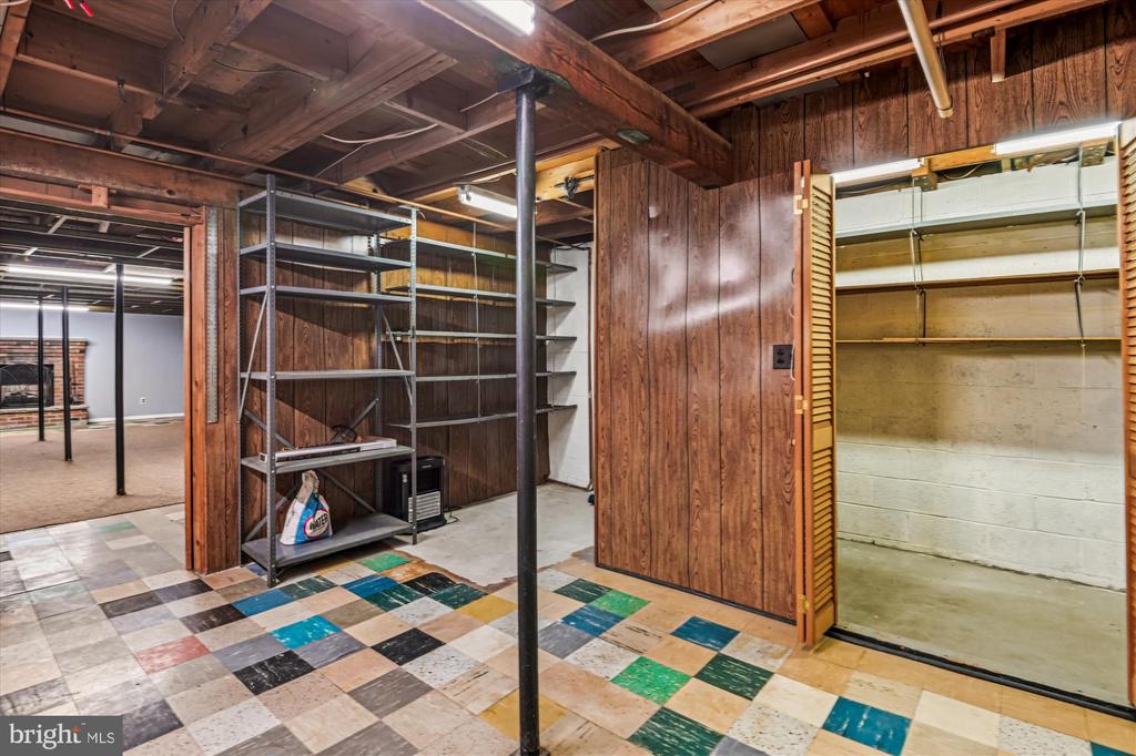 2116 SPENCER LANE
