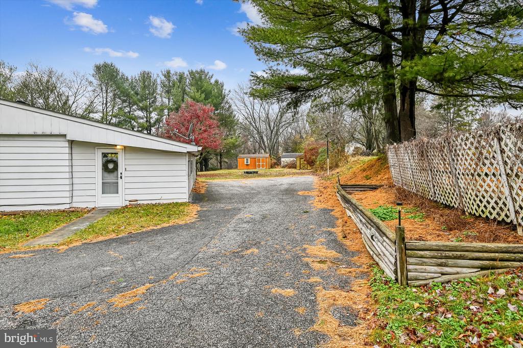 2116 SPENCER LANE