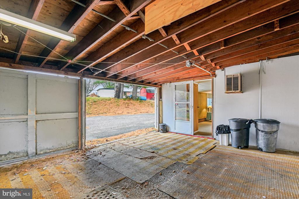 2116 SPENCER LANE