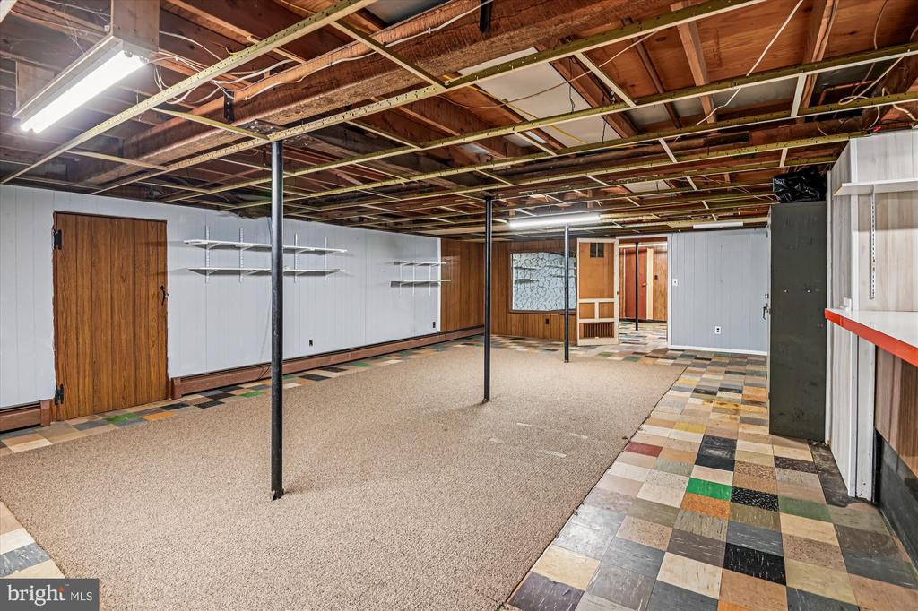 2116 SPENCER LANE