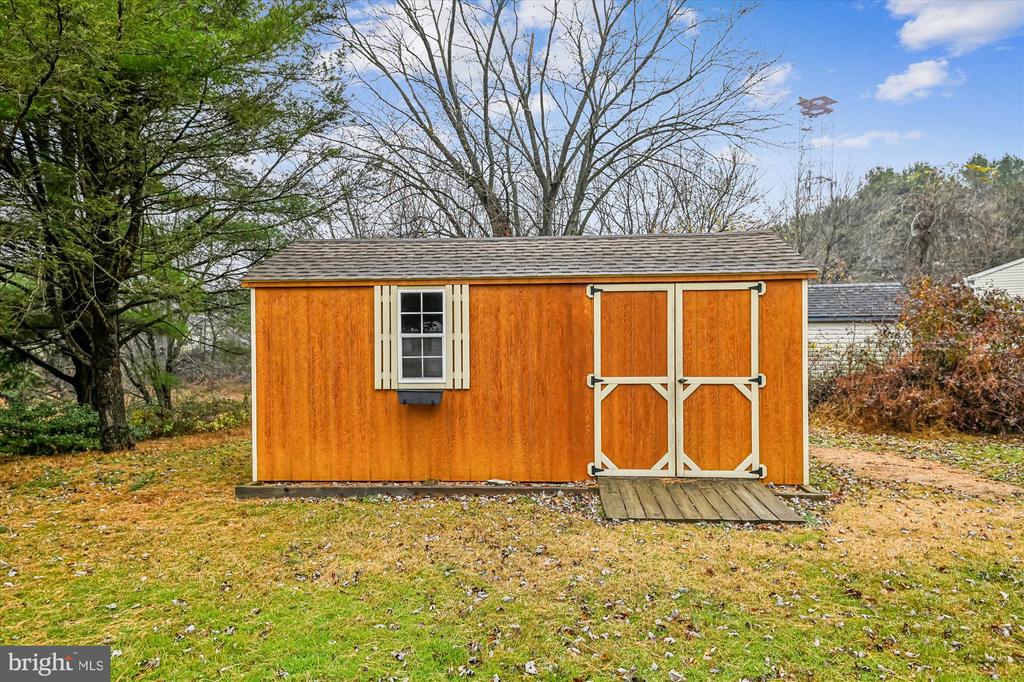 2116 SPENCER LANE