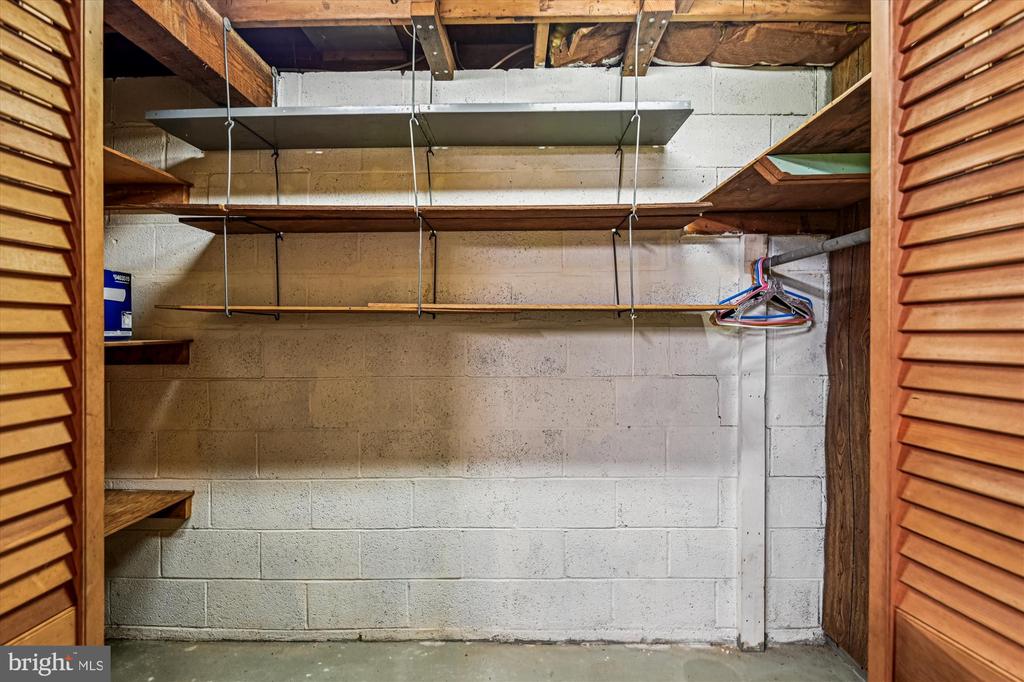2116 SPENCER LANE