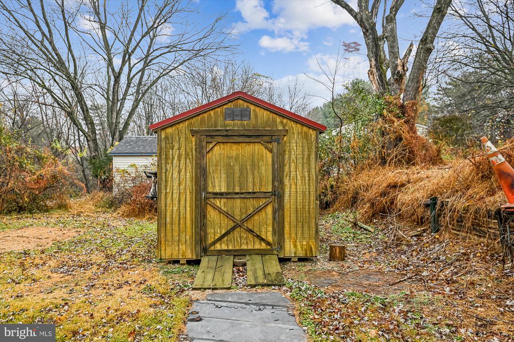 2116 SPENCER LANE