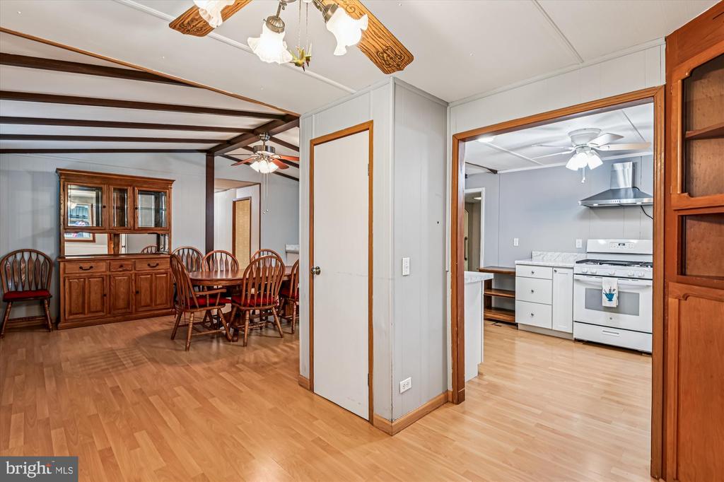 2116 SPENCER LANE