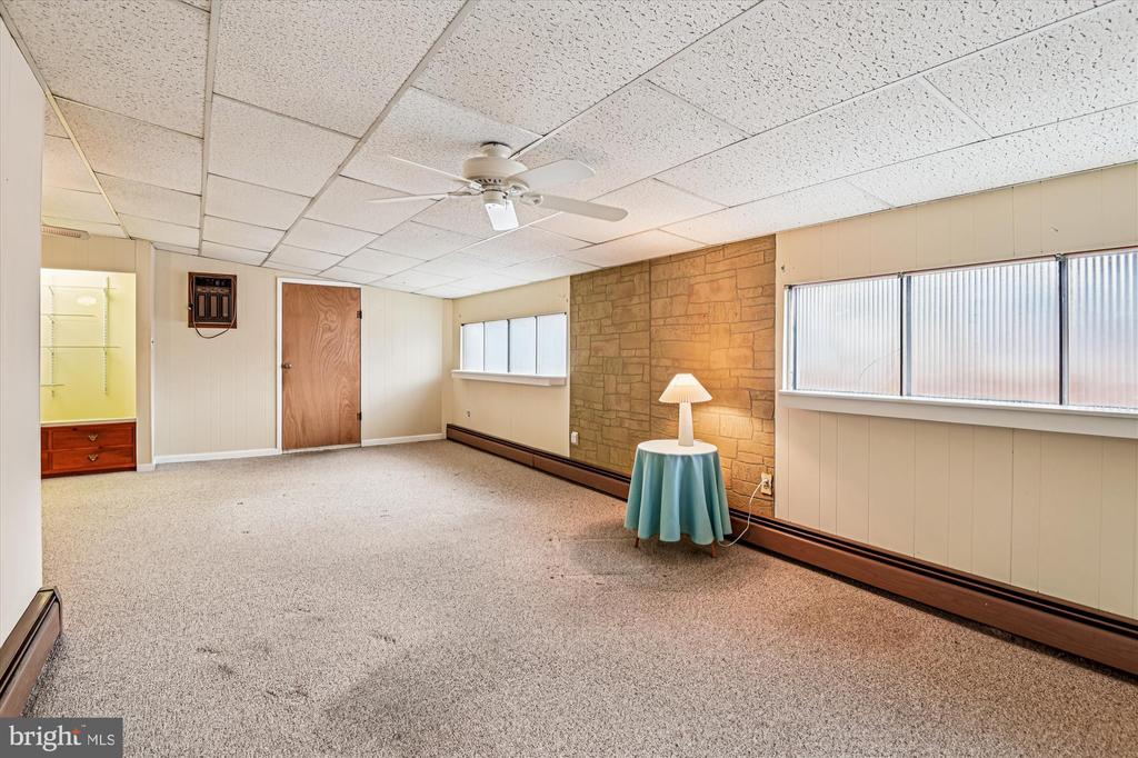 2116 SPENCER LANE