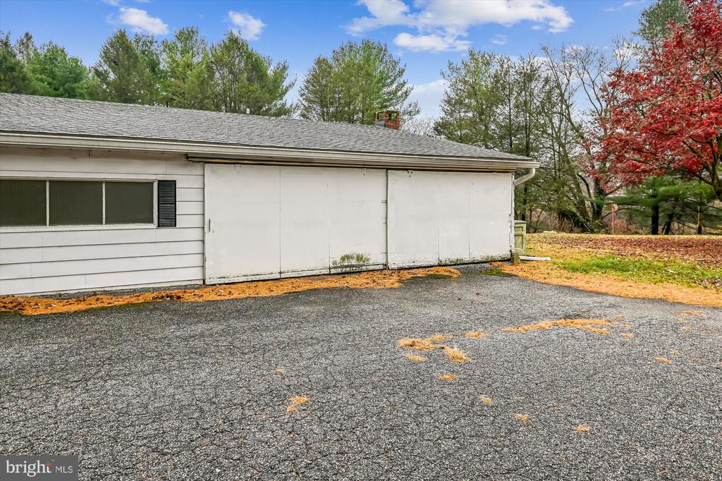 2116 SPENCER LANE