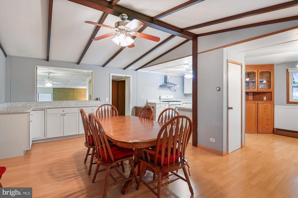 2116 SPENCER LANE