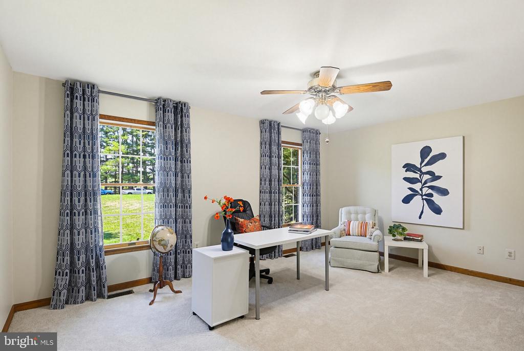 6111 EMERALD LANE