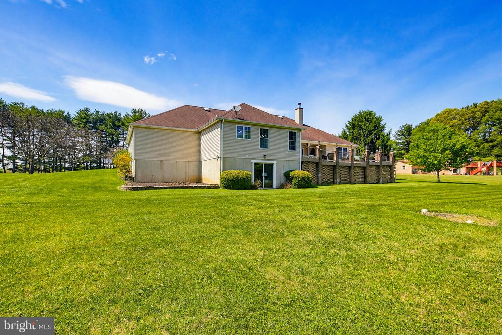 6111 EMERALD LANE