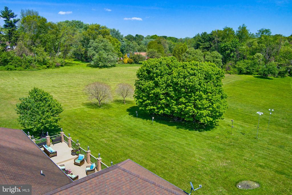 6111 EMERALD LANE