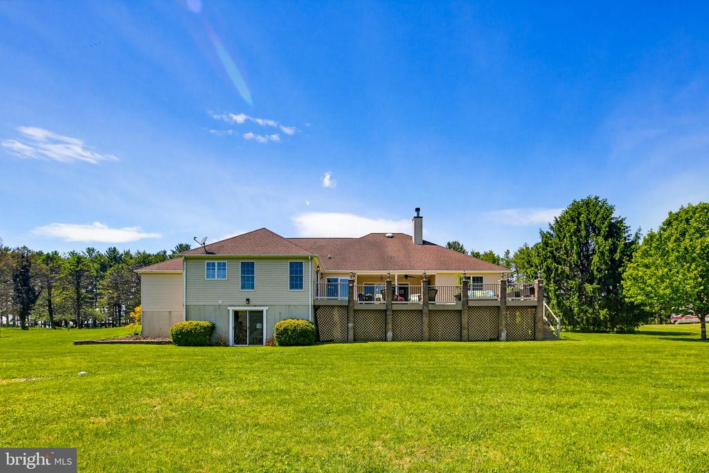 6111 EMERALD LANE