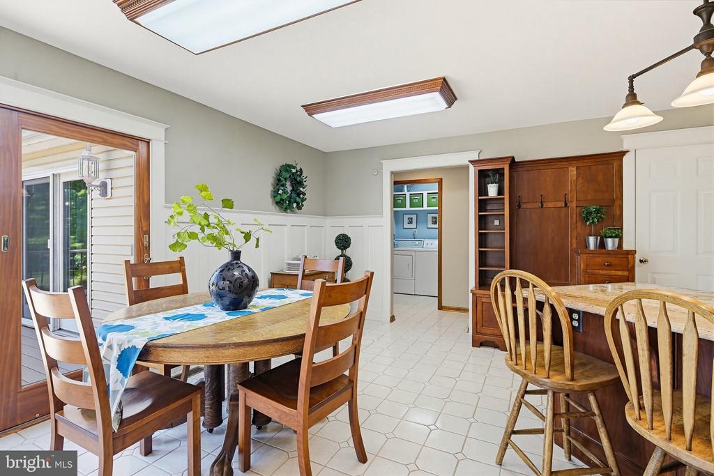 6111 EMERALD LANE