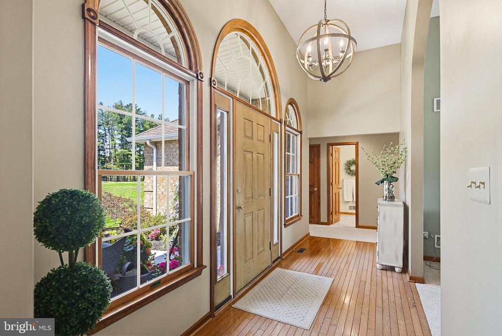 6111 EMERALD LANE