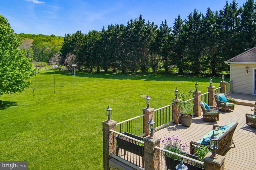 6111 EMERALD LANE