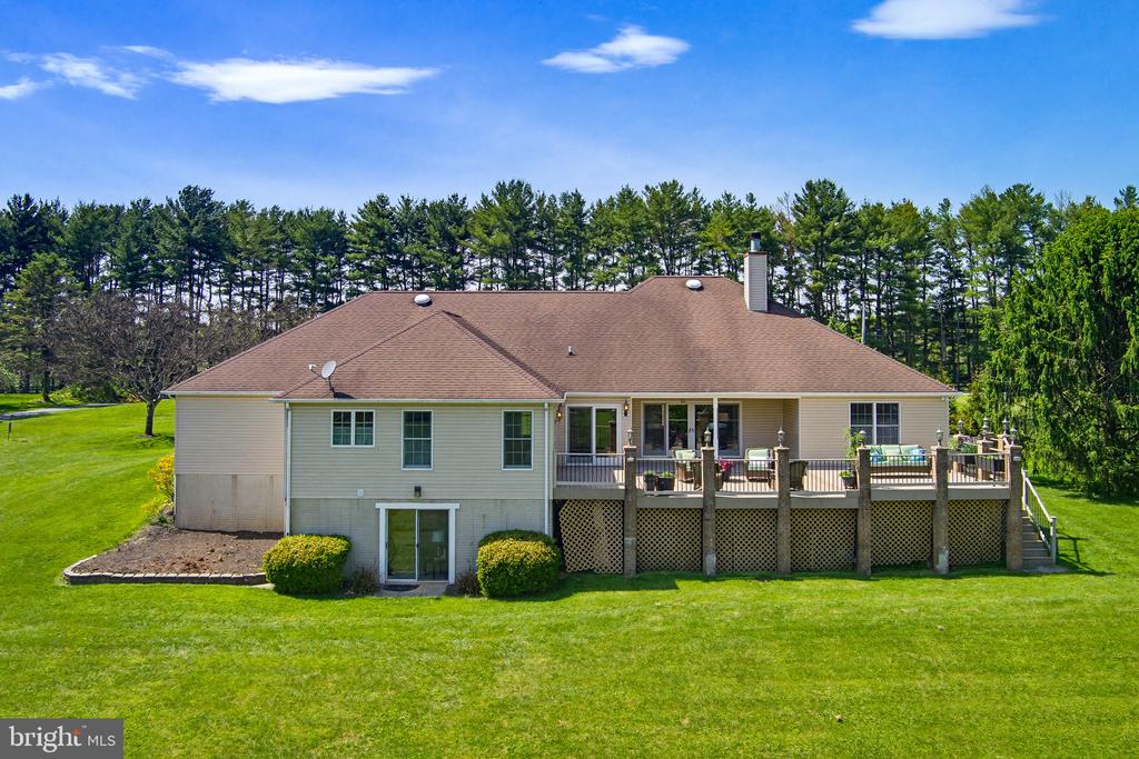 6111 EMERALD LANE