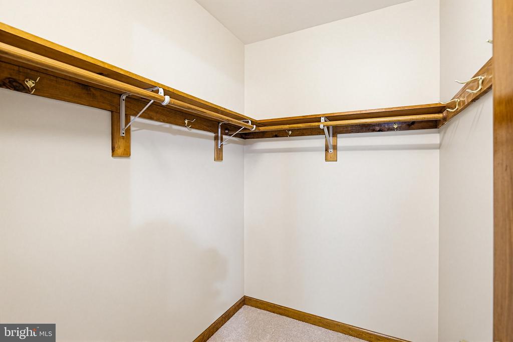 6111 EMERALD LANE