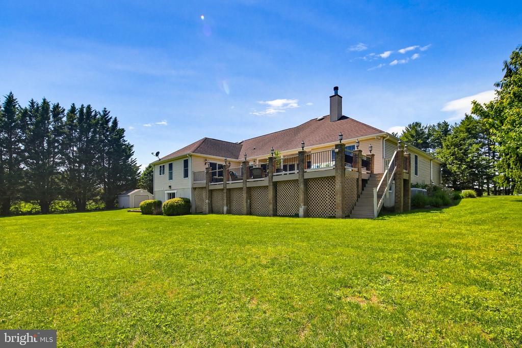 6111 EMERALD LANE