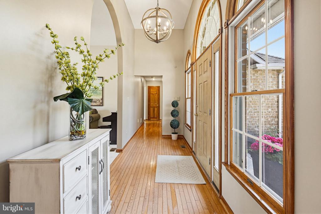 6111 EMERALD LANE