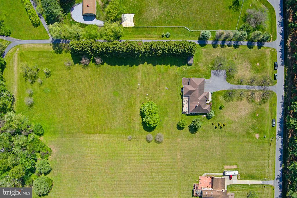 6111 EMERALD LANE