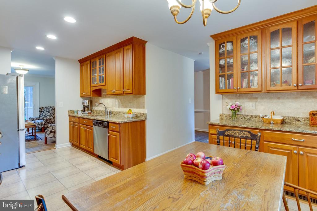 5421 HUCKLEBERRY LANE