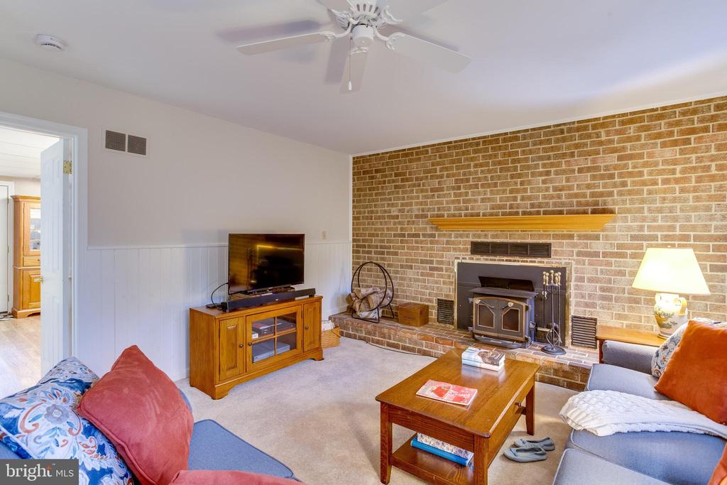 5421 HUCKLEBERRY LANE
