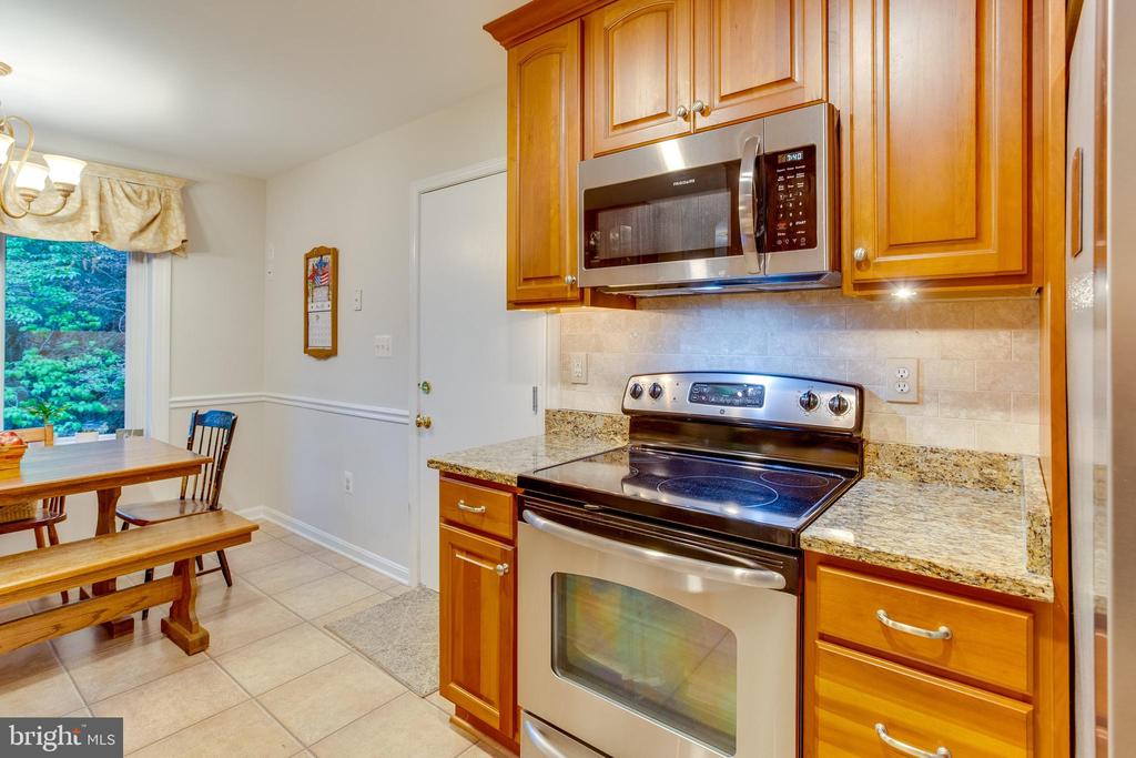 5421 HUCKLEBERRY LANE