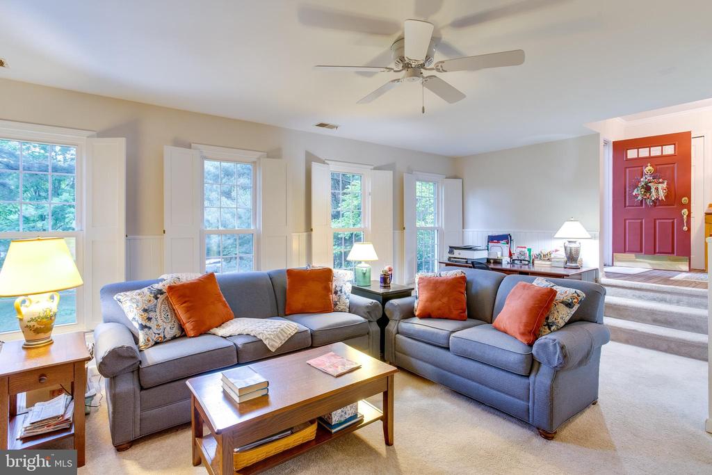5421 HUCKLEBERRY LANE