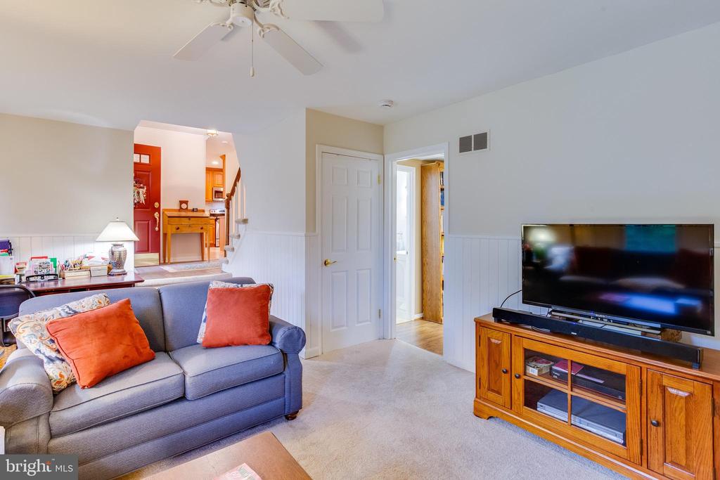 5421 HUCKLEBERRY LANE