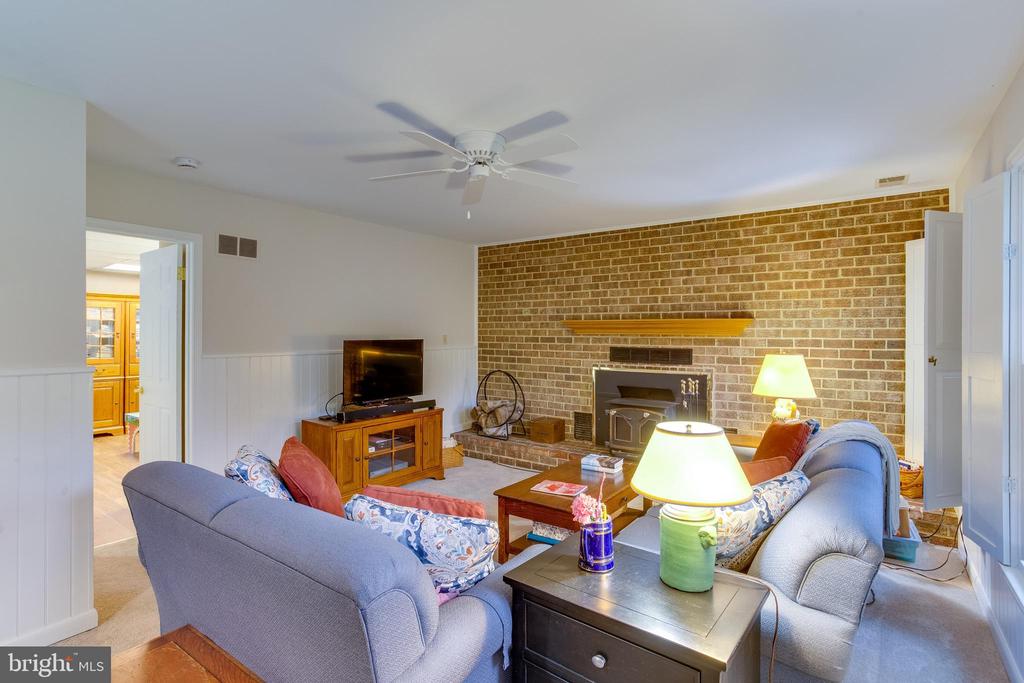 5421 HUCKLEBERRY LANE