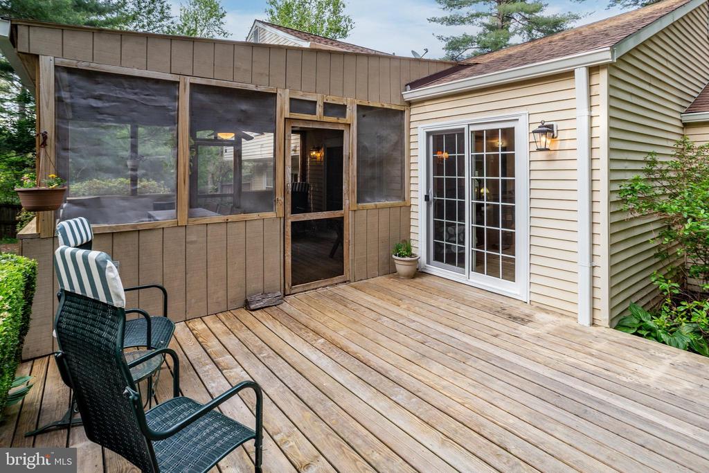 5421 HUCKLEBERRY LANE