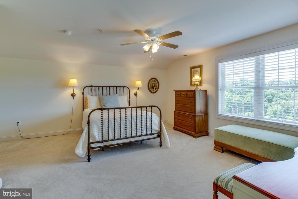 4180 JOHN BENJAMIN DRIVE