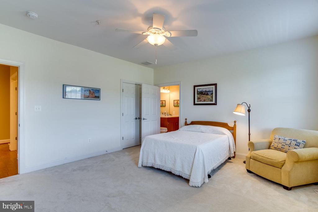 4180 JOHN BENJAMIN DRIVE