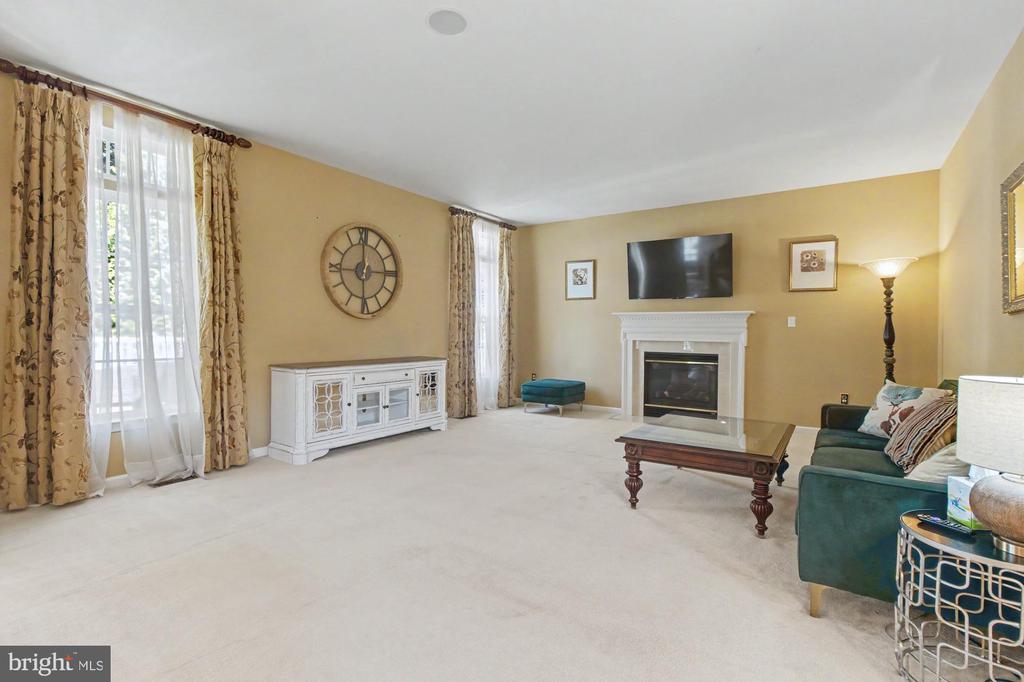 306 LOGANWOOD COURT