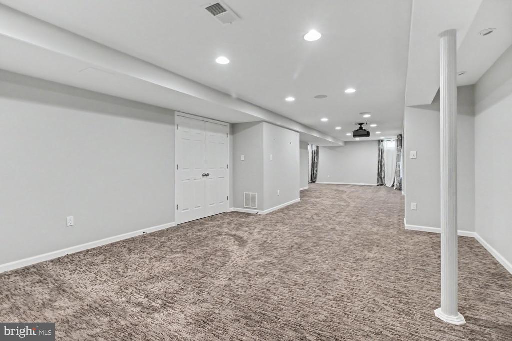 306 LOGANWOOD COURT