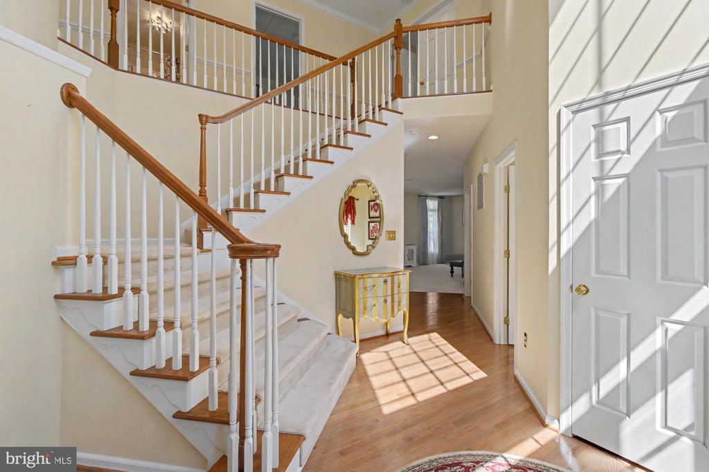 306 LOGANWOOD COURT