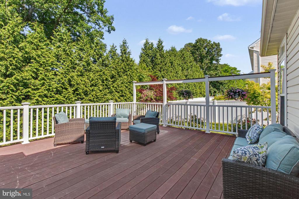306 LOGANWOOD COURT