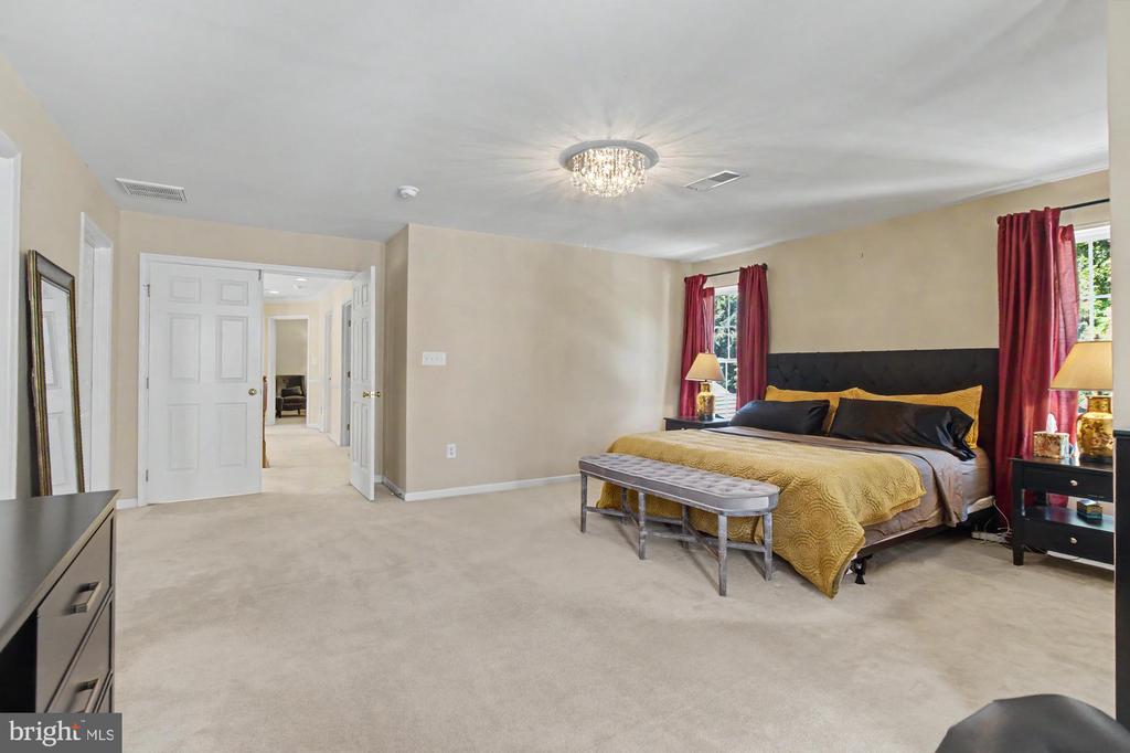 306 LOGANWOOD COURT