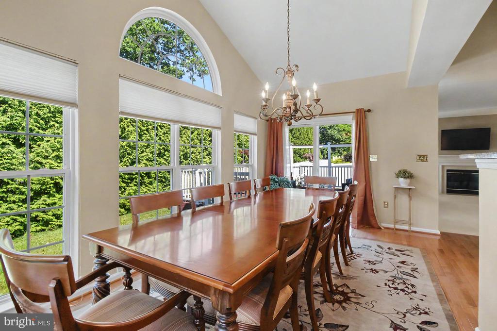 306 LOGANWOOD COURT