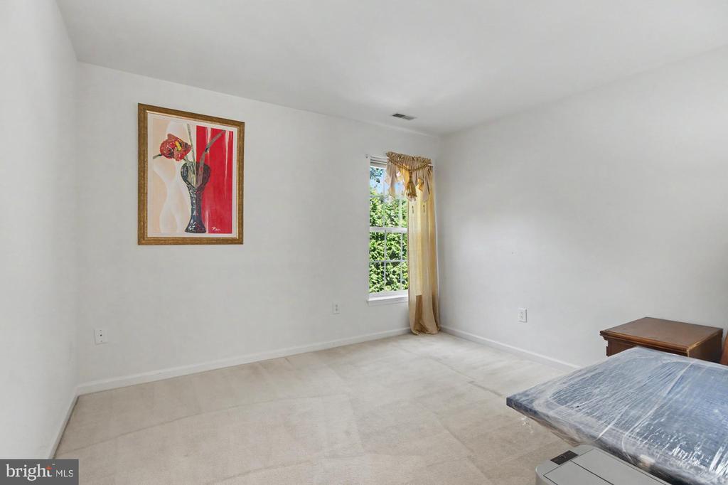 306 LOGANWOOD COURT