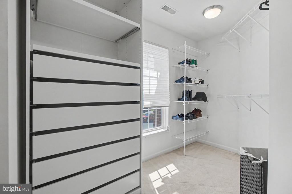 306 LOGANWOOD COURT